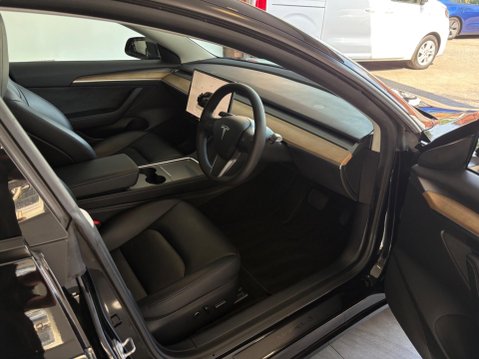 Tesla Model 3 Auto RWD 4dr 11