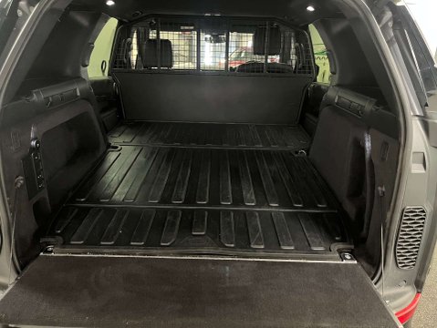 Land Rover Discovery 3.0 Discovery HSE SD6 Auto 4WD 26