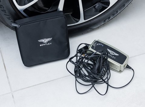 Bentley Bentayga V8 First Edition LHD 47