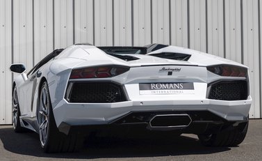 Lamborghini Aventador LP700-4 Roadster 3