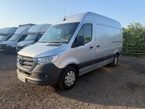 Mercedes-Benz Sprinter 2.0 319 CDI HD Premium Panel Van 5dr Diesel G-Tronic RWD L2 H2 Euro 6 (s/s) 4