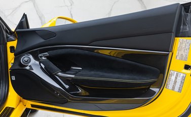 Ferrari F8 SPIDER 34