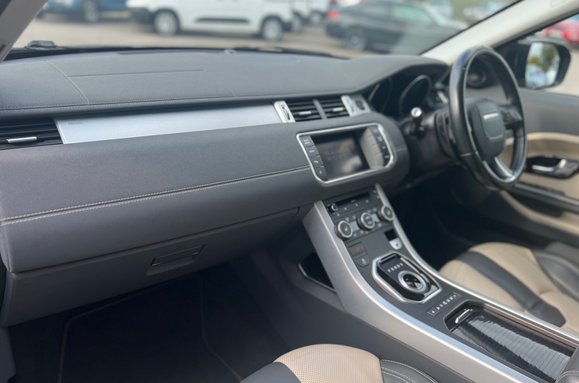Land Rover Range Rover Evoque 2.2 SD4 DYNAMIC AUTO 31