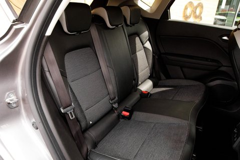 Renault Captur TECHNO E-TECH 36