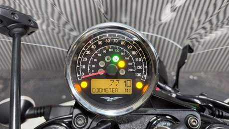 Moto Guzzi V7 750 STONE 2020 ONLY 7K MOT 9/27 CAFE RACER BOBBER 39