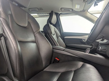 Volvo XC90 2.0 XC90 B5 MHEV AWD Auto 4WD 5dr 32