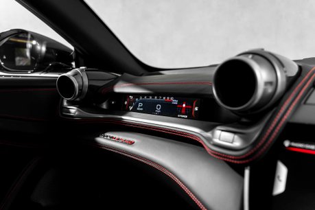 Ferrari GTC4 Lusso V12. WARRANTY. CARBON FIBRE INTERIOR. PANORAMIC ROOF. PASSENGER DISPLAY. 40