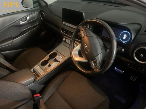 Hyundai KONA 64kWh Premium SUV 5dr Electric Auto (10.5kW Charger) (204 ps) Cruise Contr 12