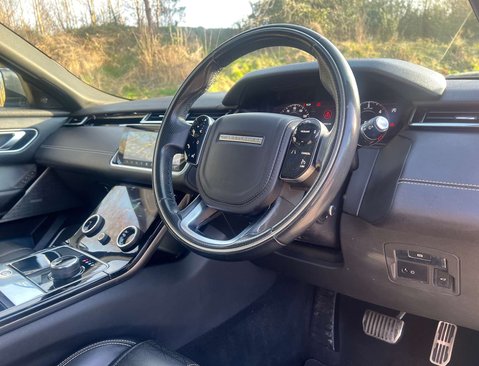 Land Rover Range Rover Velar 3.0 Range Rover Velar R-Dynamic HSE D300 Auto 4WD 5dr 14