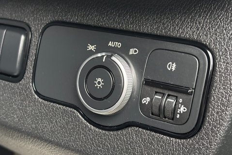 Mercedes-Benz Sprinter 315 Cdi Premium 9g-Tronic Mwb Lr Panel Van 29