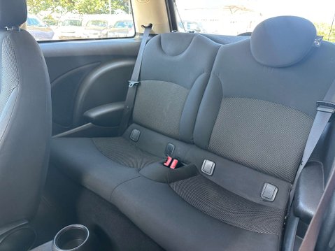 Mini Hatch 1.6 Cooper Auto 3dr 21