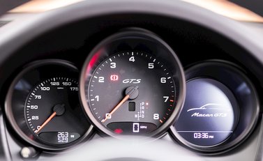 Porsche Macan GTS 24