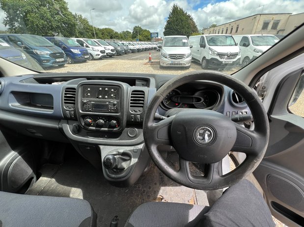 Vauxhall Vivaro SWB L1H1 Low Roof 2700 NO VAT 39