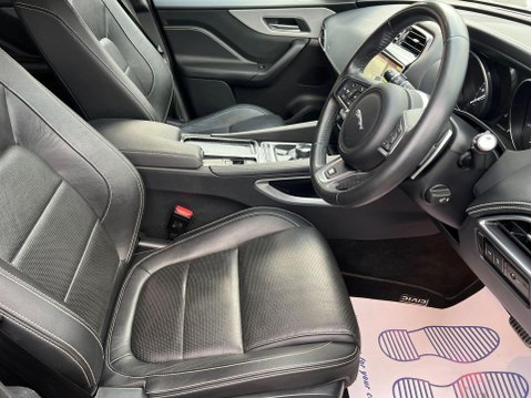 Jaguar F-Pace R-SPORT AWD 18