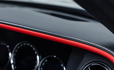 Rolls-Royce Cullinan BLACK BADGE 32