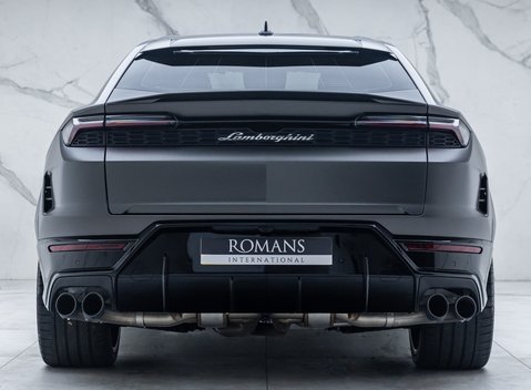 Lamborghini Urus SE 8