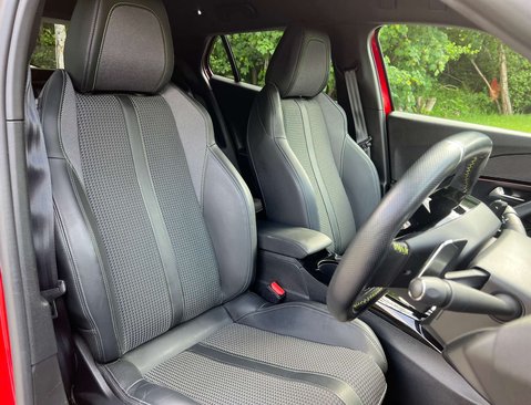 Peugeot 2008 1.2 2008 GT PureTech S/S Auto 5dr 19