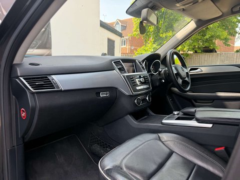 Mercedes-Benz M Class 3.0 ML350 V6 BlueTEC AMG Sport SUV 5dr Diesel G-Tronic 4WD Euro 6 (s/s) (25 57