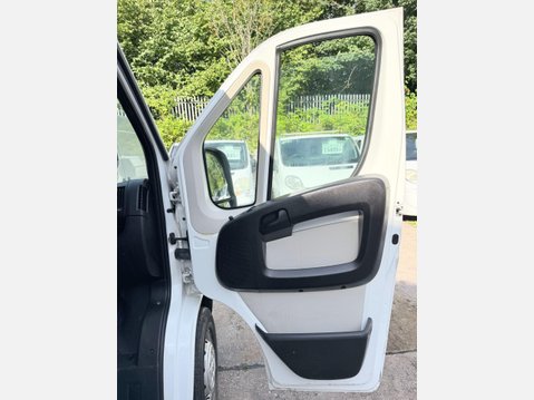 Peugeot Boxer 2.0 BlueHDi 335 Professional Panel Van 5dr Diesel Manual L2 H2 Euro 6 (130 40