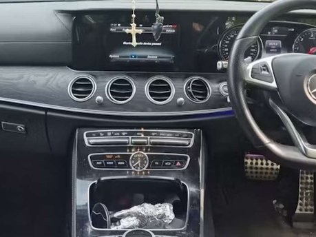 Mercedes-Benz E Class 2.0 E220d AMG Line Saloon 4dr Diesel G-Tronic+ Euro 6 (s/s) (194 ps) 25