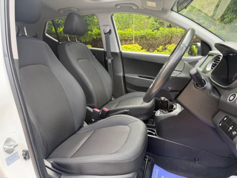 Hyundai i10 1.2 Premium SE Euro 6 5dr 16