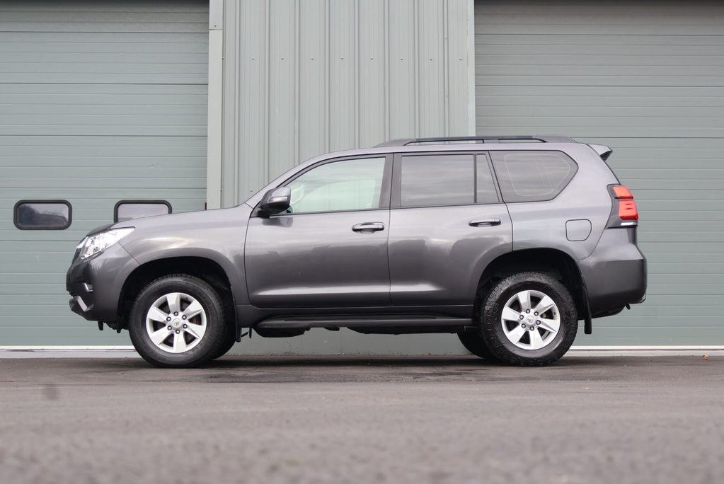Toyota Land Cruiser ACTIVE COMMERCIAL WITH A REAR SEAT CONVERSION  8