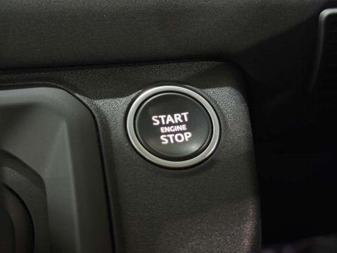Land Rover Defender 3.0 D250 MHEV S Hard Top SUV 5dr Diesel Auto 4WD MWB Euro 6 (s/s) (250 ps) 34