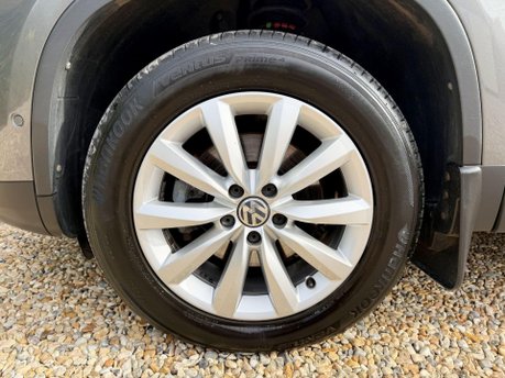 Volkswagen Tiguan 2.0 TDI BlueMotion Tech Match DSG 4WD Euro 5 (s/s) 5dr 12
