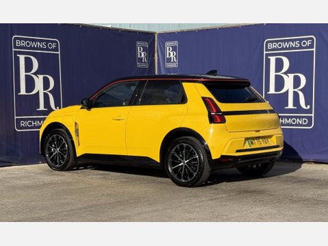 Renault 5 comfort range 52kWh iconic five Hatchback 5dr Electric Auto (150 ps) 6