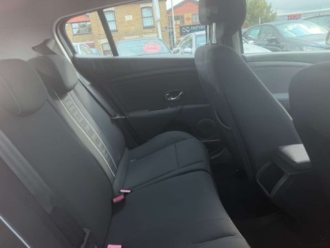 Renault Megane 1.6 16V Dynamique TomTom Hatchback 5dr Petrol Manual Euro 5 (110 ps) 33