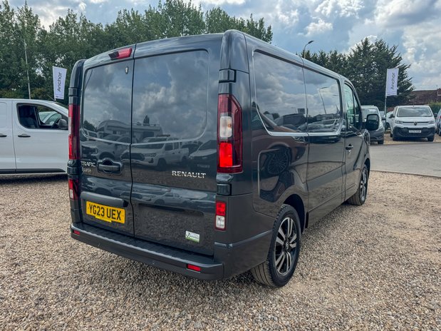 Renault Trafic SWB L1H1 Low Roof Sport SL28 Air Con Alloys Sensors Cam EURO 6 6