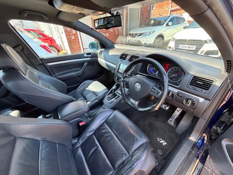 Volkswagen Golf 3.2 V6 R32 DSG 4Motion 5dr 12