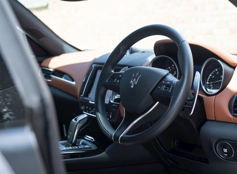 Maserati Levante S GranSport 11