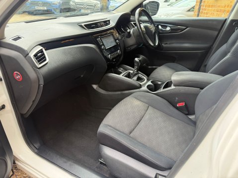 Nissan Qashqai 1.2 DIG-T Acenta Premium SUV 5dr Petrol Manual 2WD 22