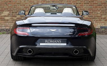 Aston Martin Vanquish Volante 13