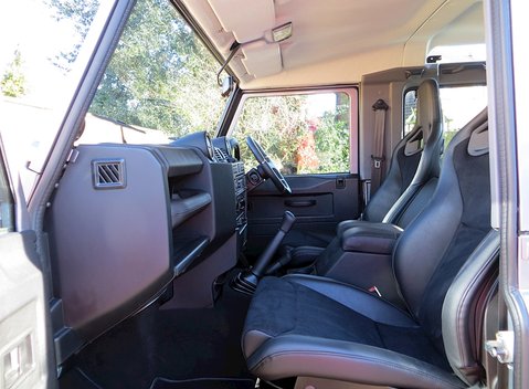 Land Rover Defender 90 XS 13