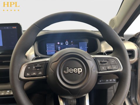 Jeep Avenger 1.2 e-Hybrid Summit SUV 5dr Petrol Hybrid e-DCT Euro 6 (s/s) (100 ps) Air C 13