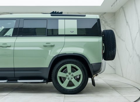 Land Rover Defender 110 D300 75TH LIMITED EDITION 35