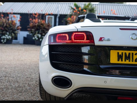 Audi R8 5.2 R8 Spyder Quattro V10 Semi-Auto 4WD 2dr 29