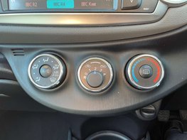 Toyota Yaris 1.3 Yaris TR VVT-i 5dr 28