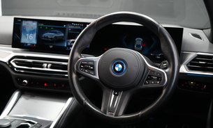 BMW i4 EDRIVE40 M SPORT Head Up Display Harman/Kardon Heated Steering Wheel FBMWSH 16