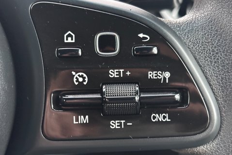 Mercedes-Benz Sprinter 315 Cdi Premium 9g-Tronic Mwb Lr Panel Van 28