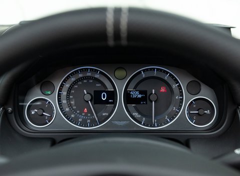 Aston Martin V12 Vantage ROADSTER 26