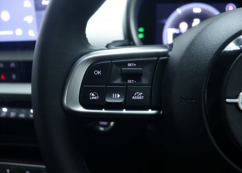 Fiat 600 1.2 600 La Prima HEV Auto 5dr 29