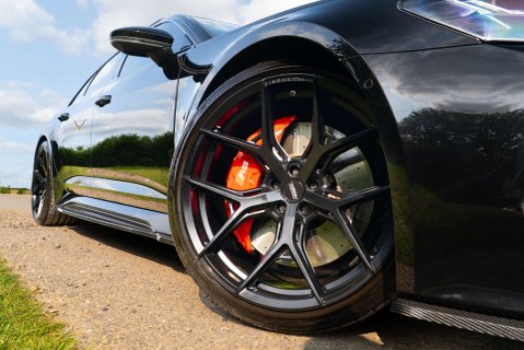 Audi RS6 Carbon Black Urban 4