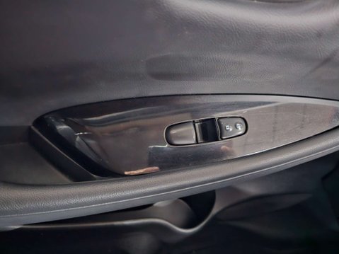 Nissan LEAF N-Connecta 5dr 77