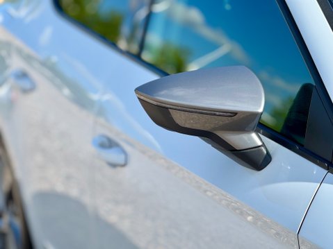 SEAT Leon TSI FR TECHNOLOGY 12