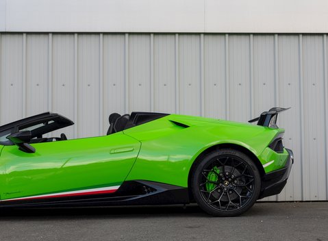 Lamborghini Huracan Spyder LP640-4 Performante 27