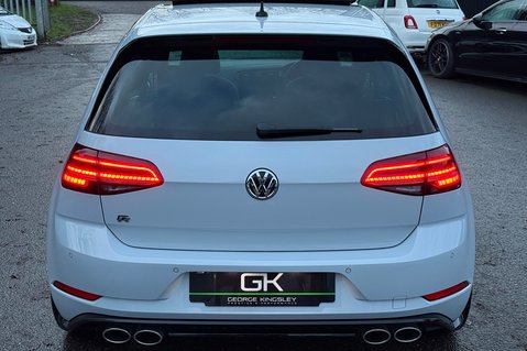 Volkswagen Golf R TSI 4MOTION DSG -LEATHER -CAMERA-PRETORIAS -PAN ROOF -WHITE/SILVER -GHOST 10
