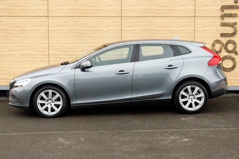 Volvo V40 T2 INSCRIPTION 13